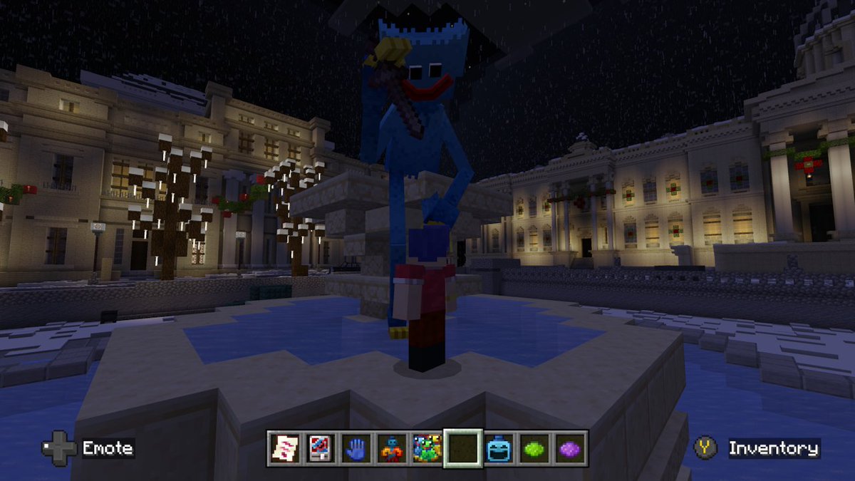 CakeHanded's tweet image. That moment when you start up a nice Christmas world and then you put a behavior pack on! Now, it kinda looks like Doey has taken the Critters out for a nice night out. But ofc, there's always something going on in the fountains. @SparkUniverse @mobgamesstudios