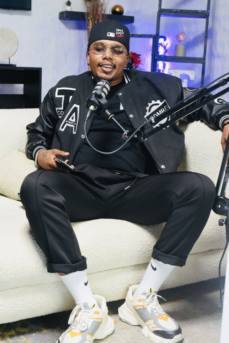 QueenAzizzar's tweet photo. Ladies &amp; Gentleman (in my best Jay Jody voice 😅), I present to you, the latest @TheElementSA podcast episode with @OriginalJayJody. 

🔗: https://t.co/3fiZJkQ7bq

Thank you, Jay, for always being in my corner - words aren’t enough, for real! 🤞🏽

#TheElement #ForTheLoveOfHipHop https://t.co/malmW4e9kn