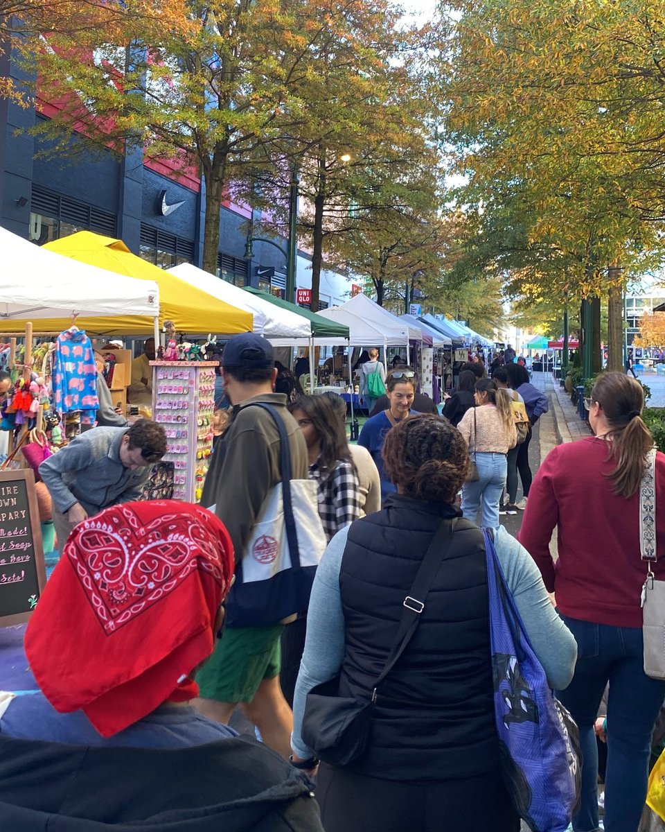 VVSevents's tweet image. What an incredible day at the DTSS Fall Makers Market! We&apos;re still buzzing from all the creativity, community, and amazing local talent.

Read the recap blog here: vvsevents.com/post/dtss-fall… or click #linkinbio!

#EventRecap #FallMarket #MakersMarket #VVS #DTSS