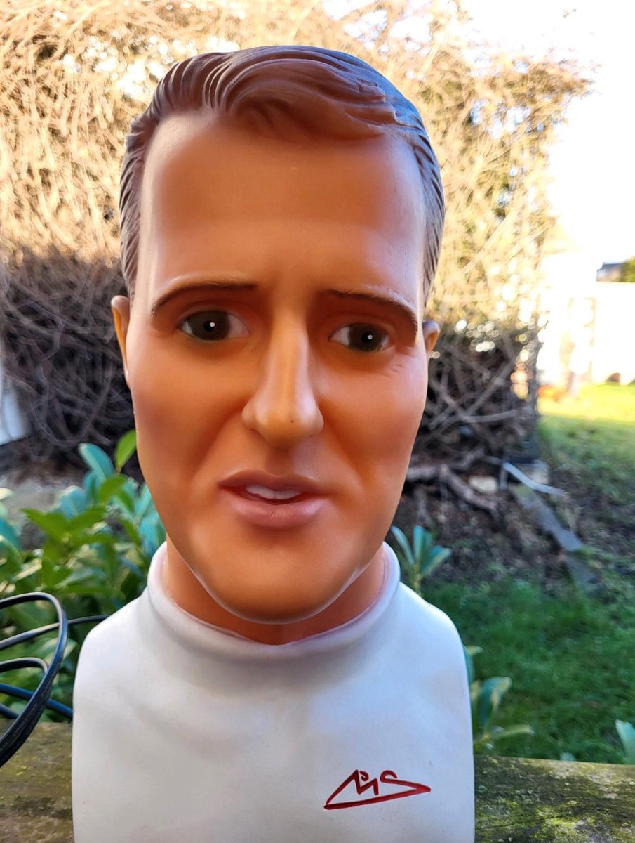 dieschonwieder's tweet image. Sorry babe die Michael Schumacher Lampe bleibt an beim Seggs