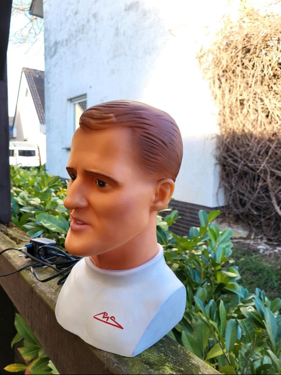 dieschonwieder's tweet image. Sorry babe die Michael Schumacher Lampe bleibt an beim Seggs