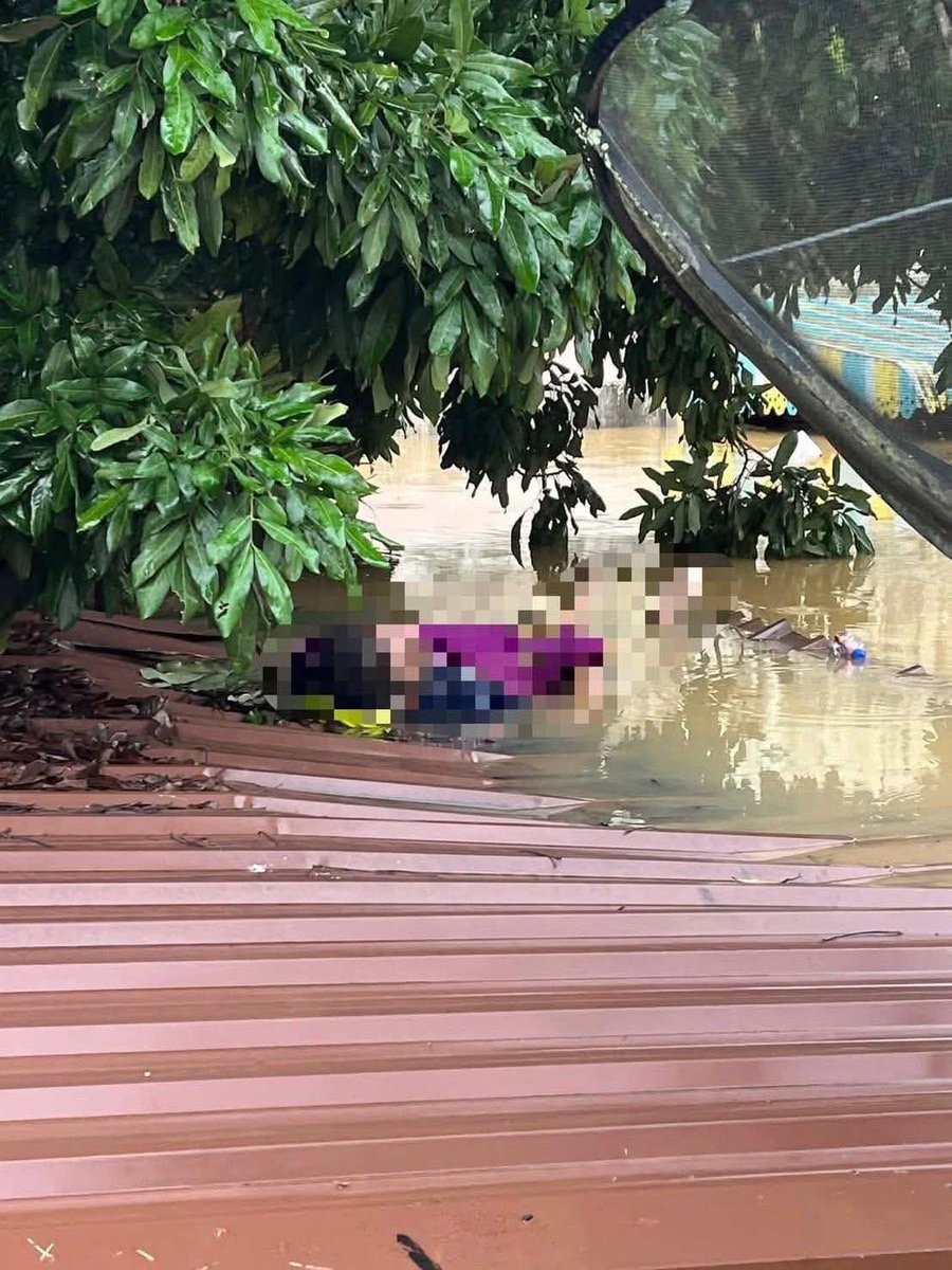 sirotek's tweet image. “นอนรอความหวัง จนหมดความหวังมีอยู่จริง“

แสดงความเสียใจด้วยครับ 

กู้ภัยใต้เต็กตึ๊ง รายงาน

#น้ำท่วมหาดใหญ่68 #น้ำท่วมสงขลา68