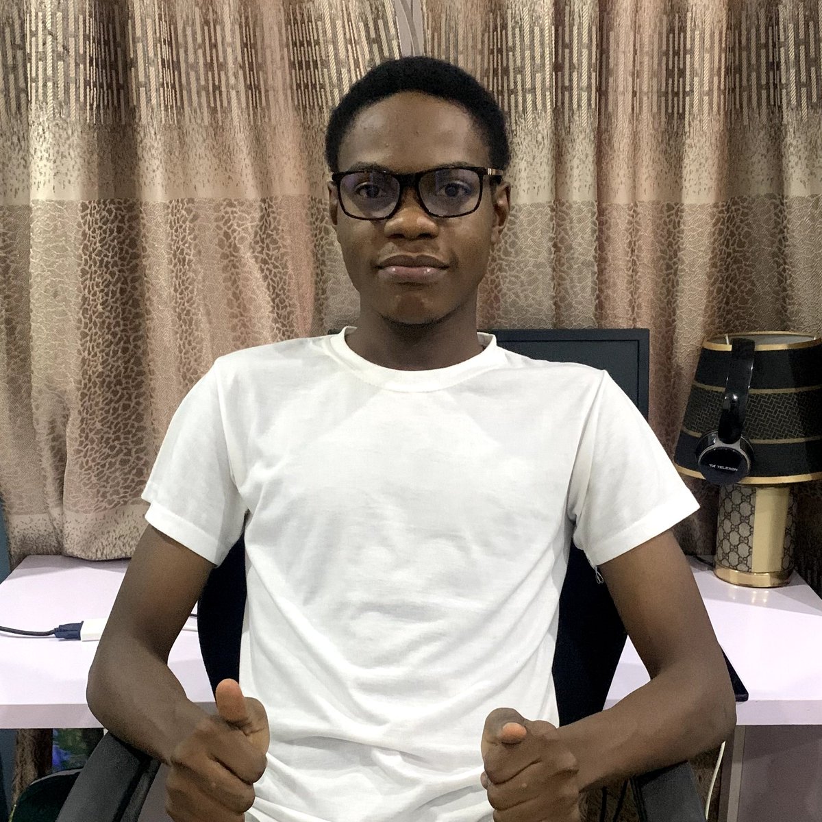 Abdulrafiu_dev's tweet image. Good morning twitter 🌅 

My name is Abdulrafiu Ibrahim a web developer who builds scalable web application and solutions for brands and startups.

I&apos;m currently accepting new gigs to round up th year. If you&apos;re a brand, founder or startup, let&apos;s talk!!!

#brand #startup #webdev