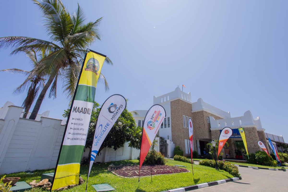 MadikizelaW6's tweet image. PS Mbugua emphasises engineering centrality in BETA, Vision 2030 and industrialisation, urging the sector to lead with integrity and focus on public interest. His message was clear: the future must be engineered deliberately. #32ndIEKConvention #EngineeringtheFuture