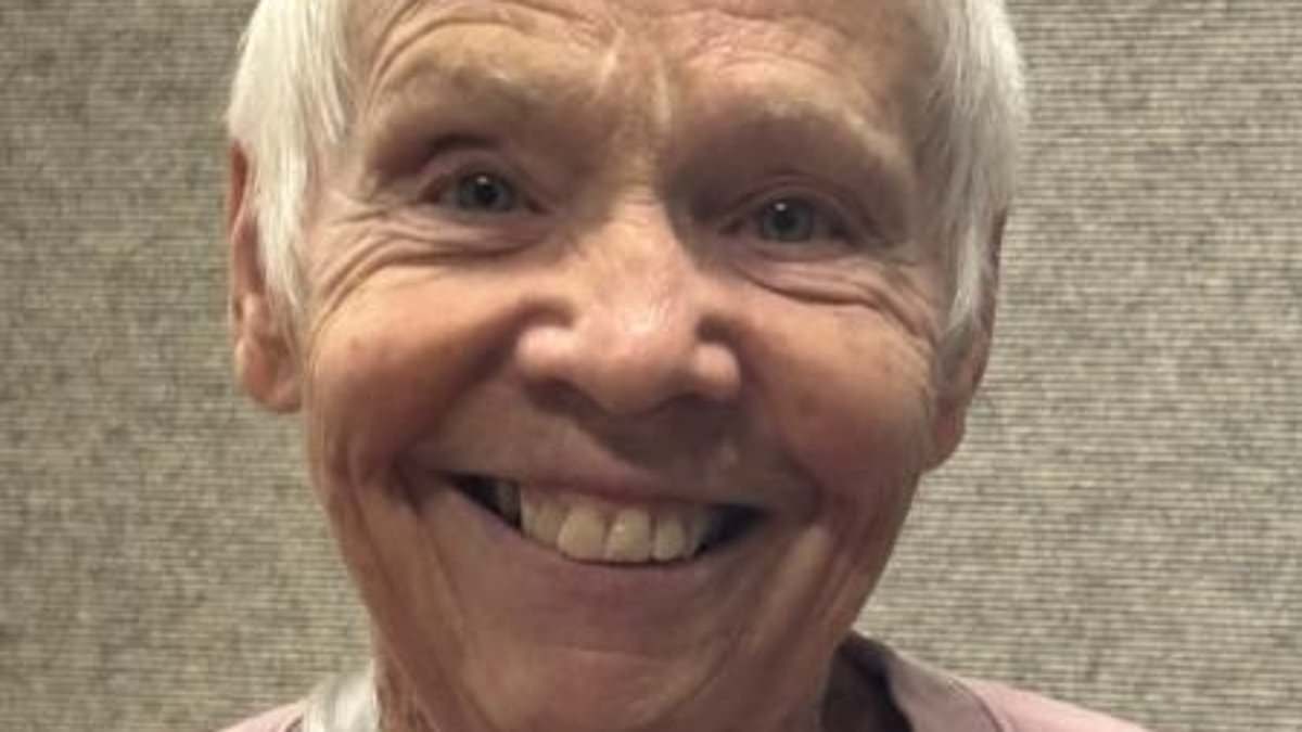 Alert - Elizabeth Smart kidnapper flashes eerie smile in new mugshot following arrest for sex offender violation alertcontent.com/?p=155321