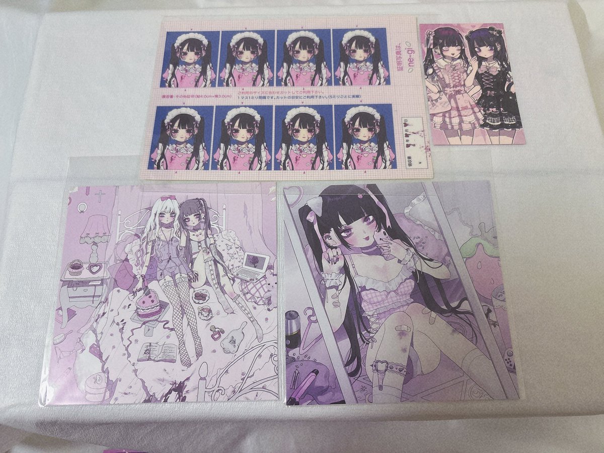 BwXkho's tweet photo. これはもう癖に刺さりまくりました
女の子二人でベットでパーティしてるかと思いきやお手て恋人繋ぎしてｷｬｯってなりました！証明写真の子も血が飛んでるの可愛すぎてめっちゃいいなってなりました！もっと購入しとけば良かったと帰ってきて後悔😖ほんとにありがとうございました！ #コミティア154 https://t.co/4zrVwSVmRk