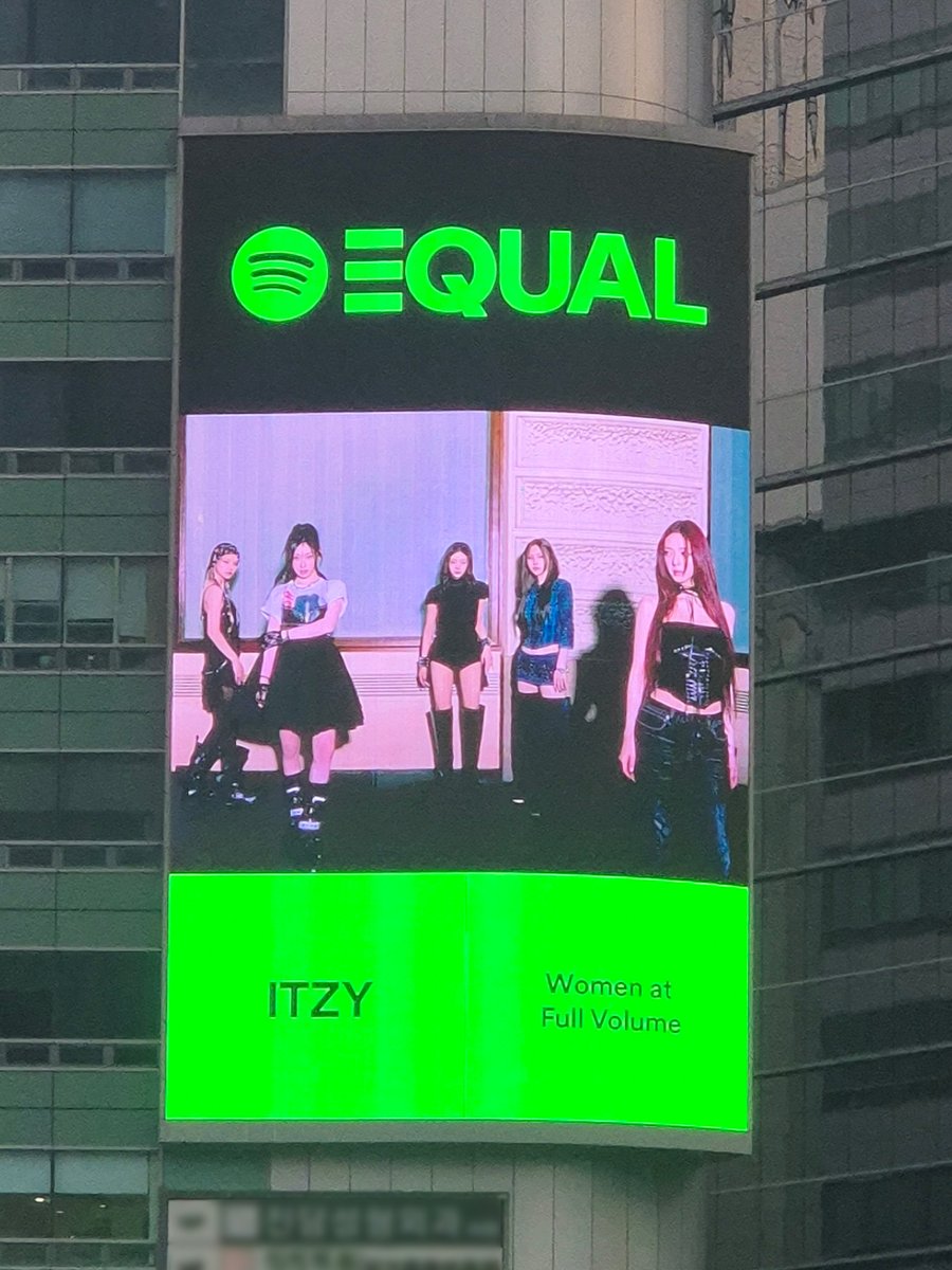 ITZYofficial's tweet image. ITZY shining on @Spotify EQUAL campaign in NYC &amp;amp; Seoul💚

Don&apos;t forget to check out our tracks featured on the #Spotify EQUAL Korea Playlist! 💫

🎧open.spotify.com/playlist/37i9d…

#ITZY #MIDZY @ITZYofficial
#ITZY_TUNNELVISION 
#ITZY_TNVS
@SpotifyKR