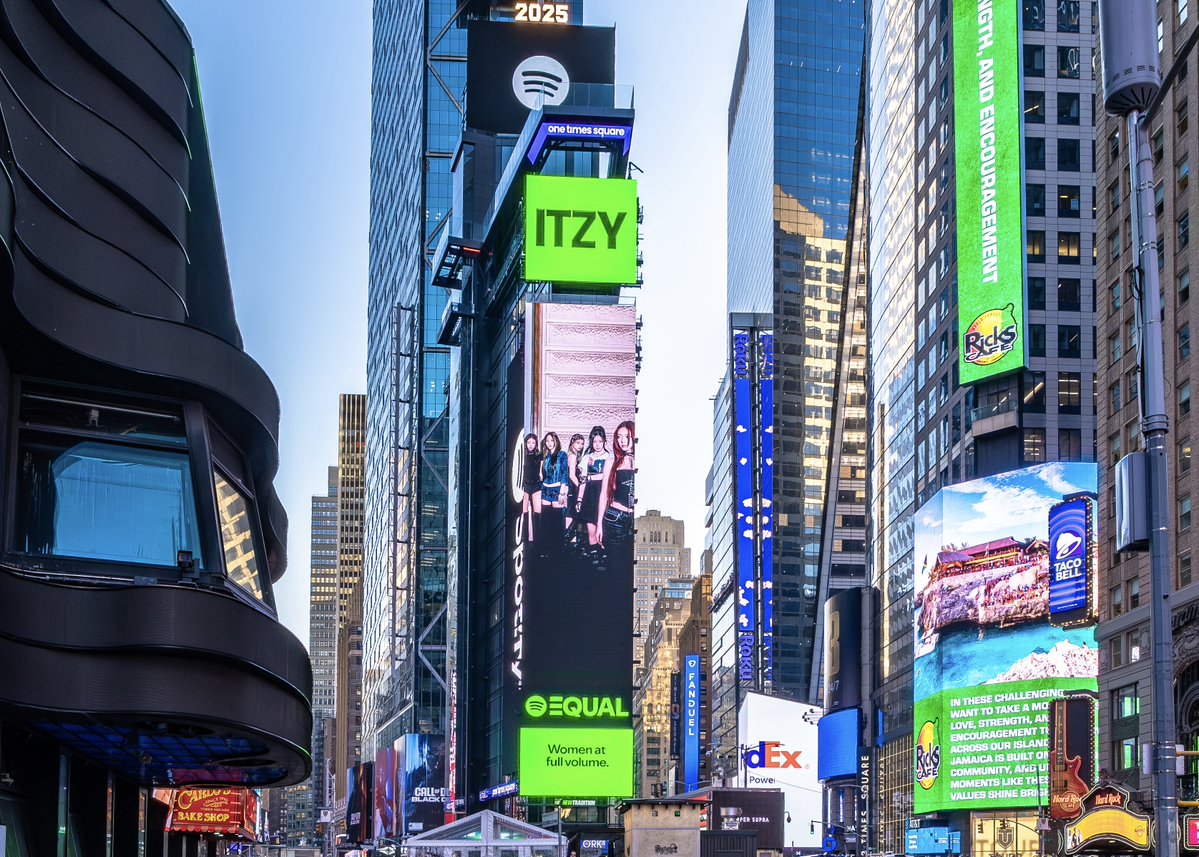 ITZYofficial's tweet image. ITZY shining on @Spotify EQUAL campaign in NYC &amp;amp; Seoul💚

Don&apos;t forget to check out our tracks featured on the #Spotify EQUAL Korea Playlist! 💫

🎧open.spotify.com/playlist/37i9d…

#ITZY #MIDZY @ITZYofficial
#ITZY_TUNNELVISION 
#ITZY_TNVS
@SpotifyKR