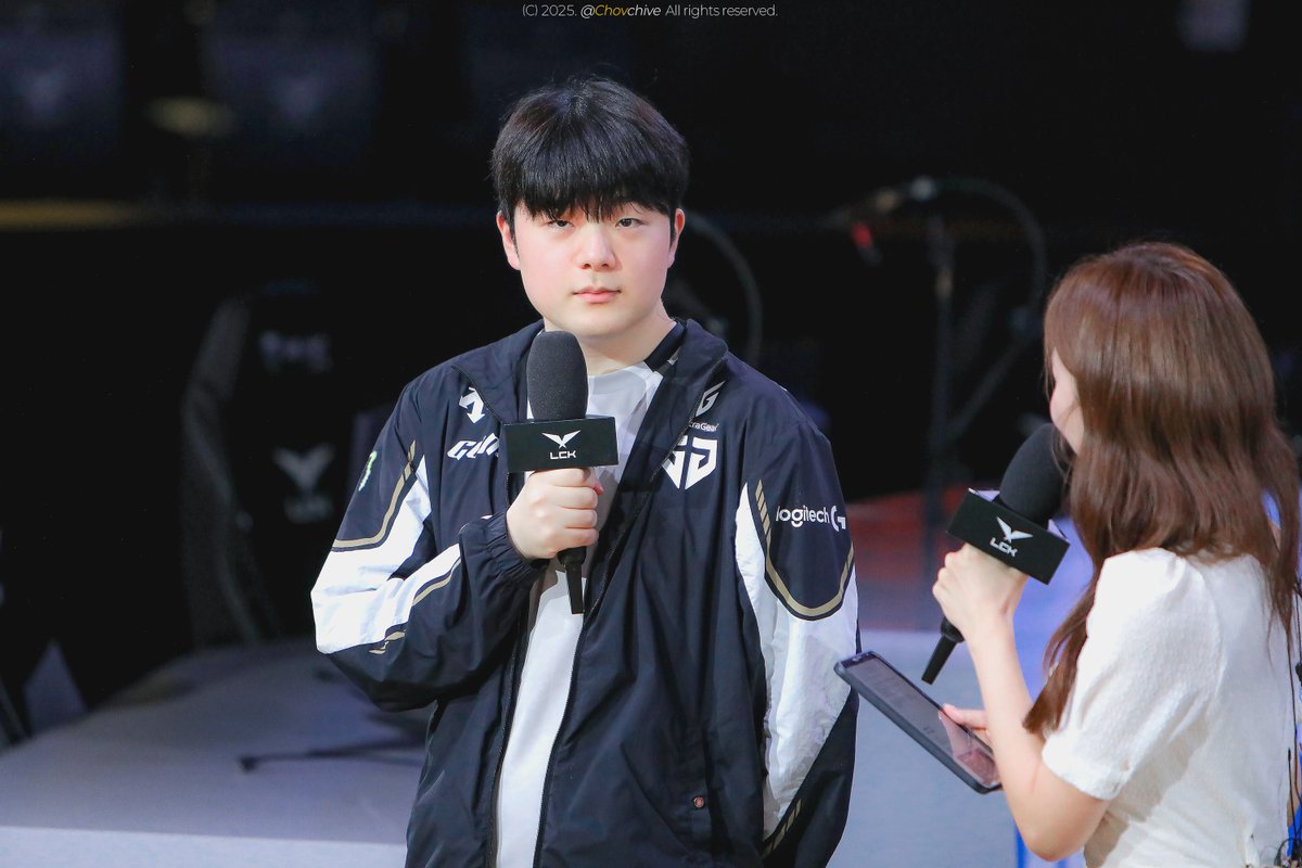 chovchive's tweet image. 🐻‍❄️🐻‍❄️🤍

#캐니언 #GENG #Canyon