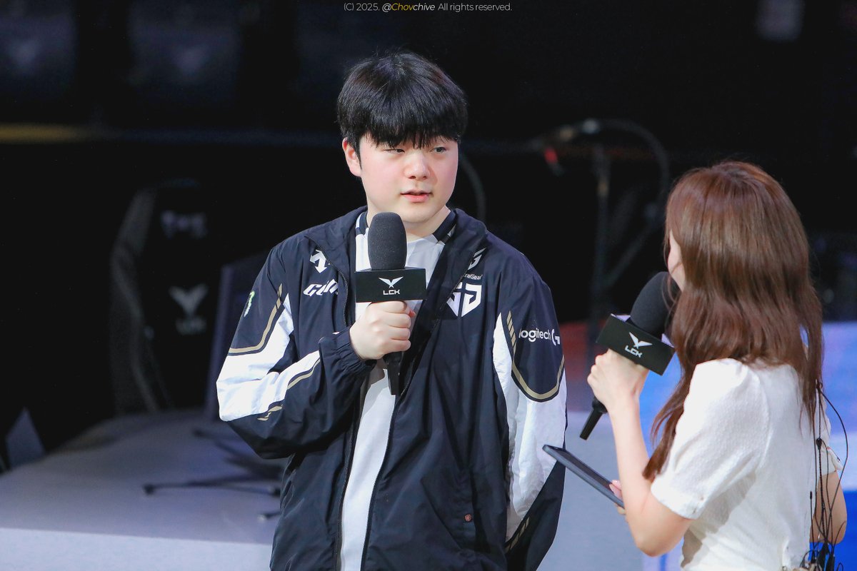 chovchive's tweet image. 🐻‍❄️🐻‍❄️🤍

#캐니언 #GENG #Canyon