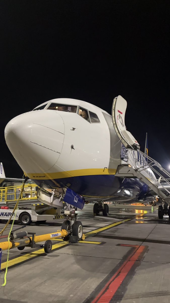 Shauns_Aviation's tweet image. Now onboard EI-IJJ, a 1 year old B737 MAX 8-200

Im in seat 08F for the spin over✈️

#Ryanair #Aviation #Avgeek #Travel #DublinAirport #Dublin #Brussels #airport #Ireland #Belgium