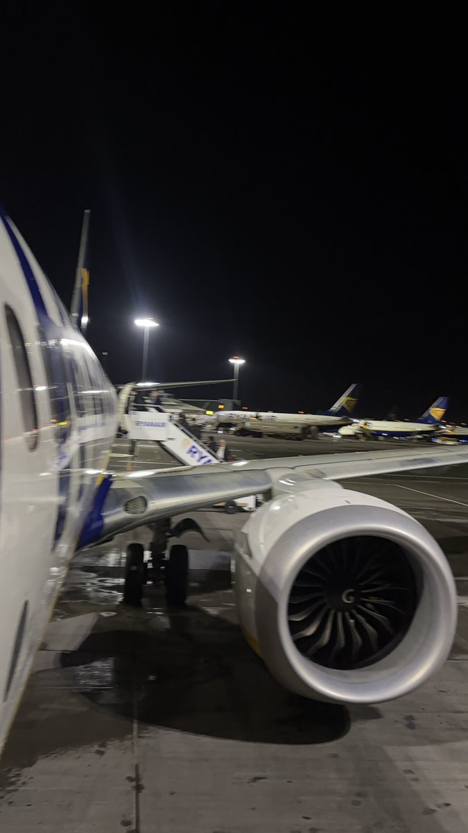 Shauns_Aviation's tweet image. Now onboard EI-IJJ, a 1 year old B737 MAX 8-200

Im in seat 08F for the spin over✈️

#Ryanair #Aviation #Avgeek #Travel #DublinAirport #Dublin #Brussels #airport #Ireland #Belgium