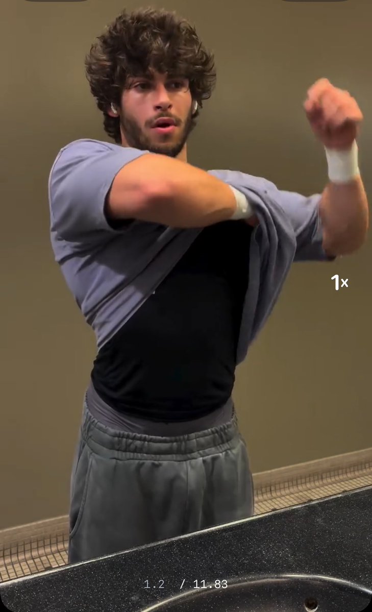 elmikemorgan's tweet image. Mi crush en turno en insta 😵