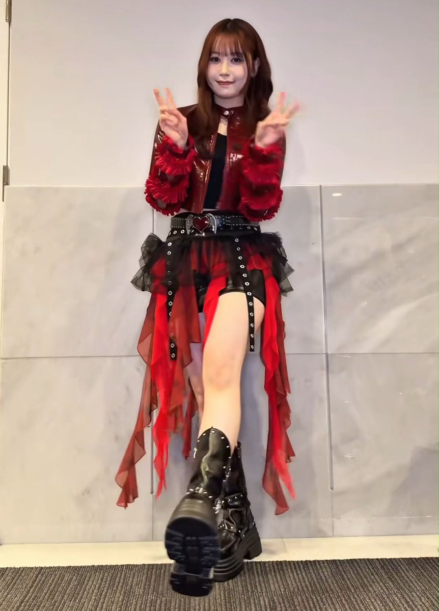 ME:Iの笠原桃奈ちゃん！
すらっとした真っ直ぐな綺麗な足で
可愛いもかっこいいも似合います💓
かっこよくランウェイを歩く姿が
想像できます！見たいです！😽💭
見る人を惹きつける力は抜群です！

#TGC出演希望 #マイナビTGC
#ME_I_MOMONA