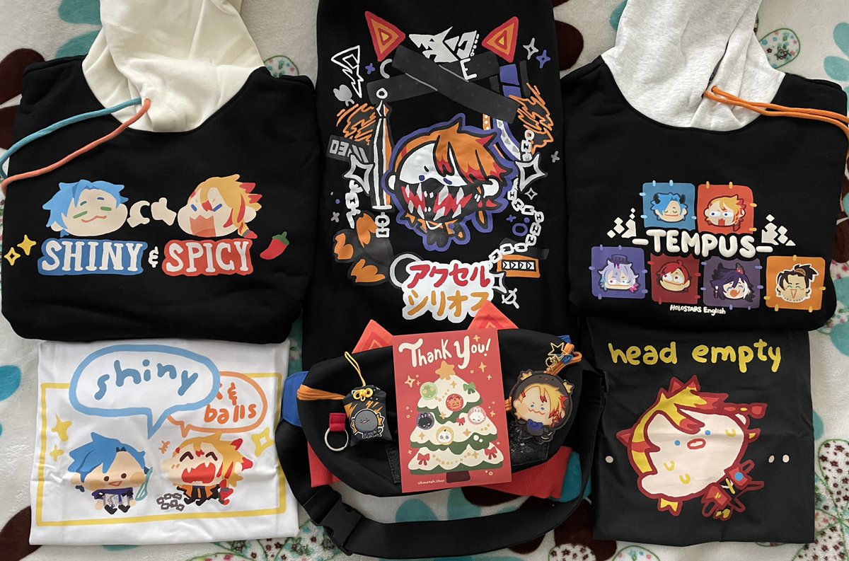 <a href="/ohmonah/">ohmonah</a>
My merch safely arrived earlier today! It's been getting a lot colder lately, so the hoodies came at the perfect time💕
