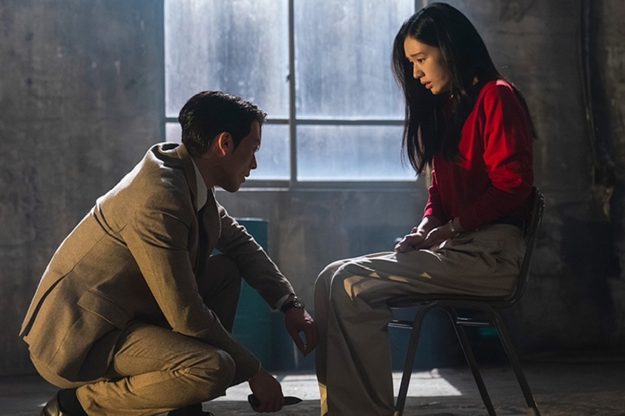 soompi's tweet image. #JangKiYong Rescues #AhnEunJin From Her Kidnappers In “#DynamiteKiss”
soompi.com/article/180045…