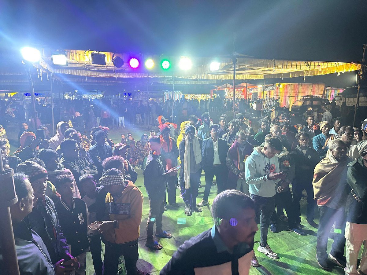 umeshpatelcgpyc's tweet image. खरसिया विकासखण्ड के ग्राम-जोबी में समस्त ग्रामवासियों द्वारा आयोजित ‘‘मां महालक्ष्मी पूजन एवं आनंद मेला महोत्सव’’ में सम्मिलित होकर आयोजनकर्ताओं एवं क्षेत्रवासियों से मुलाकात किया।