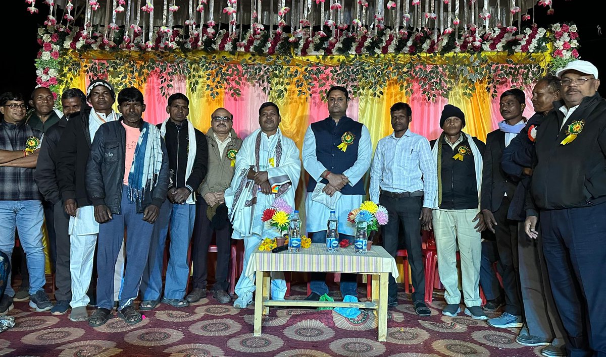 umeshpatelcgpyc's tweet image. खरसिया विकासखण्ड के ग्राम-जोबी में समस्त ग्रामवासियों द्वारा आयोजित ‘‘मां महालक्ष्मी पूजन एवं आनंद मेला महोत्सव’’ में सम्मिलित होकर आयोजनकर्ताओं एवं क्षेत्रवासियों से मुलाकात किया।