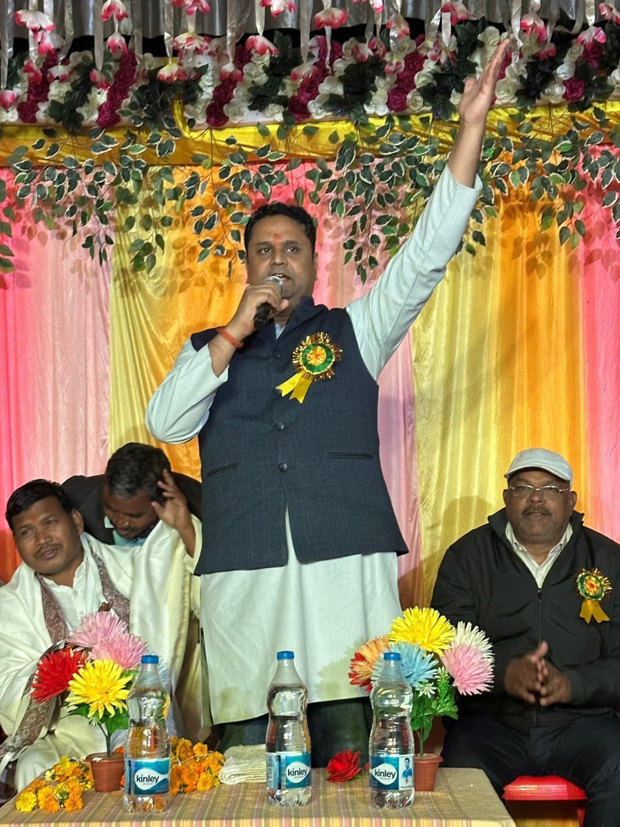 umeshpatelcgpyc's tweet image. खरसिया विकासखण्ड के ग्राम-जोबी में समस्त ग्रामवासियों द्वारा आयोजित ‘‘मां महालक्ष्मी पूजन एवं आनंद मेला महोत्सव’’ में सम्मिलित होकर आयोजनकर्ताओं एवं क्षेत्रवासियों से मुलाकात किया।