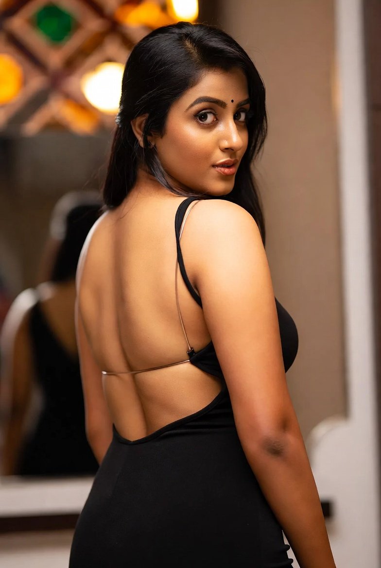 GlamoraMagazine's tweet image. New Party Wear 

#fashion #modelling #Actress #Actualidad