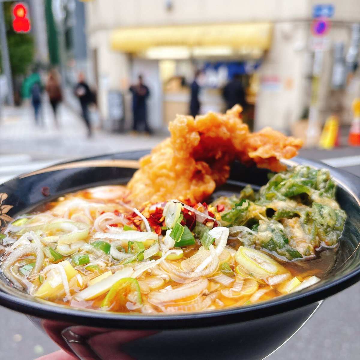 you_jiro's tweet image. おそば＋春菊天＋とり天＋玉子@そばのスエヒロ 八丁堀店

#立ち食いそば #TGS #春菊天 #スエヒロ