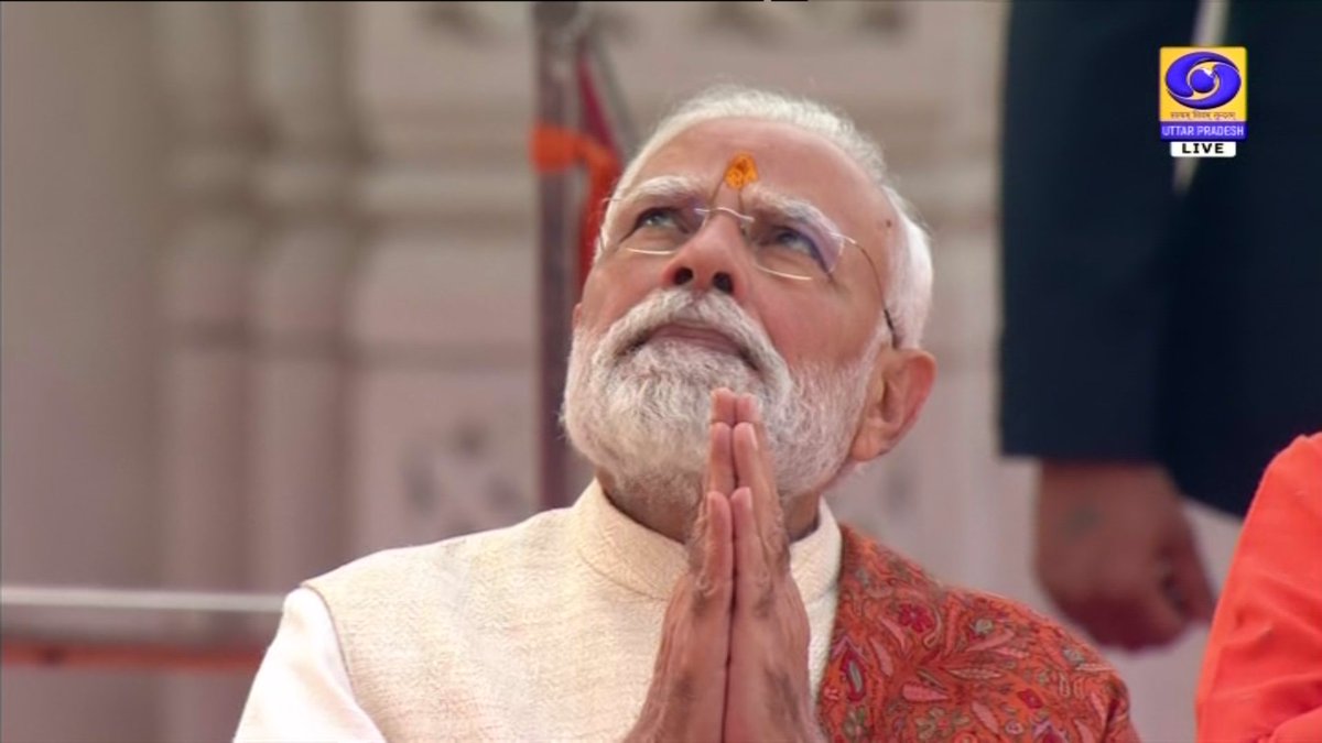 DDUttarPradesh's tweet image. #LIVE || प्रधानमंत्री नरेन्द्र मोदी द्वारा श्रीराम मंदिर के शिखर पर ऐतिहासिक ध्वजारोहण का अयोध्या से सीधा प्रसारण

लाइव देखें : youtu.be/qO6PYMgQ3gk

#PMModiVisit #UttarPradesh #Ayodhya #RamMandir #AyodhyaRamMandir #RamLalla #Dhwajarohan2025 #RamJanmabhoomi