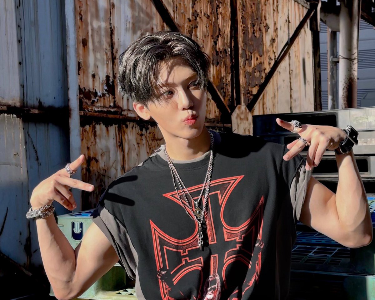 🫳🫳
🐈‍⬛🐈‍⬛