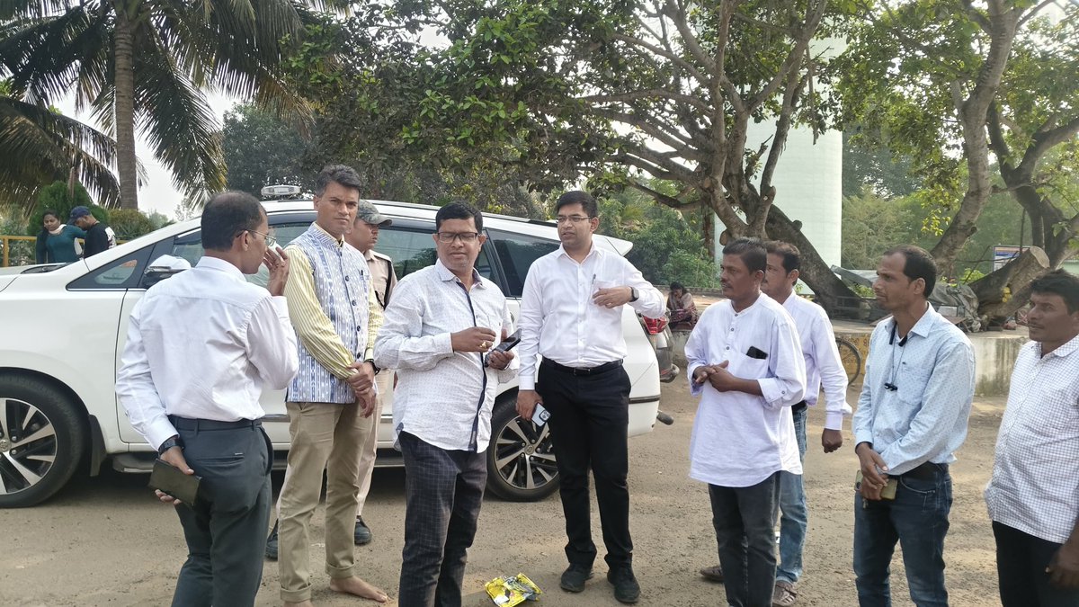 Ganjam_Admin's tweet image. ଜିଲ୍ଲାପାଳ, ଗଞ୍ଜାମ ଆଜି ବଟେଶ୍ୱର ବେଳାଭୂମି ଗସ୍ତ କରି ପର୍ଯ୍ୟଟନ ସ୍ଥଳକୁ ପ୍ଲାଷ୍ଟିକ୍ ମୁକ୍ତ ଓ ଆବର୍ଜନାମୁକ୍ତ ସ୍ୱଚ୍ଛ ପରିବେଶ ସୁନିଶ୍ଚିତ କରିବାକୁ ବିଭାଗୀୟ ଅଧିକାରୀଙ୍କୁ ପରାମର୍ଶ ଦେଇଥିଲେ।
@CMO_Odisha 
@IPR_Odisha