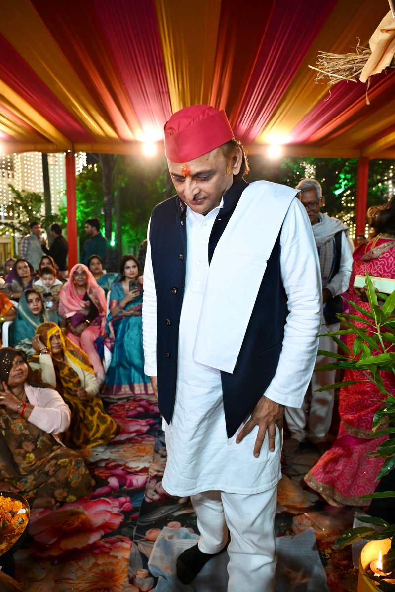 yadavakhilesh's tweet image. @ सैफई।