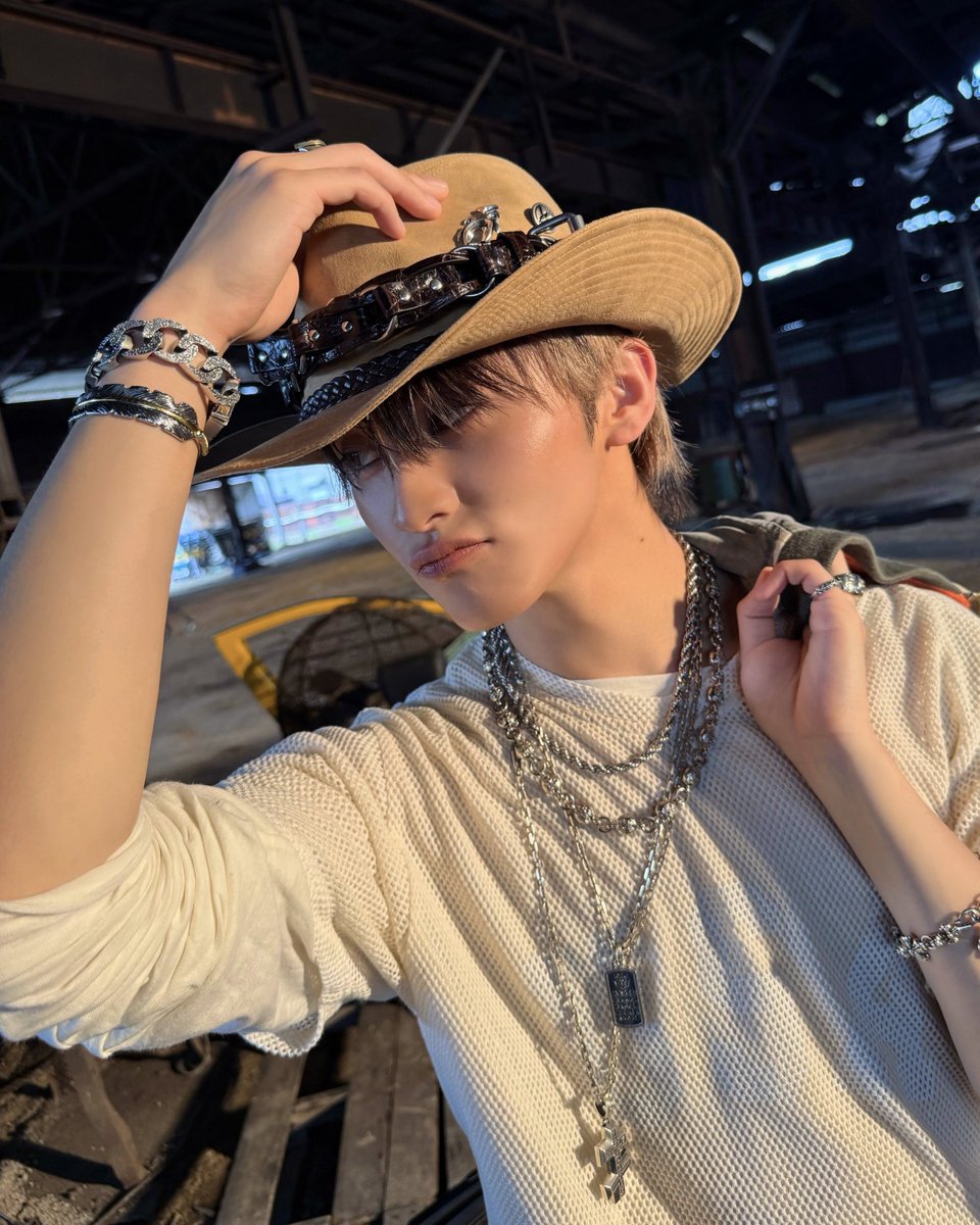 WEi ジュンソ ポラ WEi ジュンソ ポラ WEi ジュンソ ポラ W」からはじまるメンバーたち