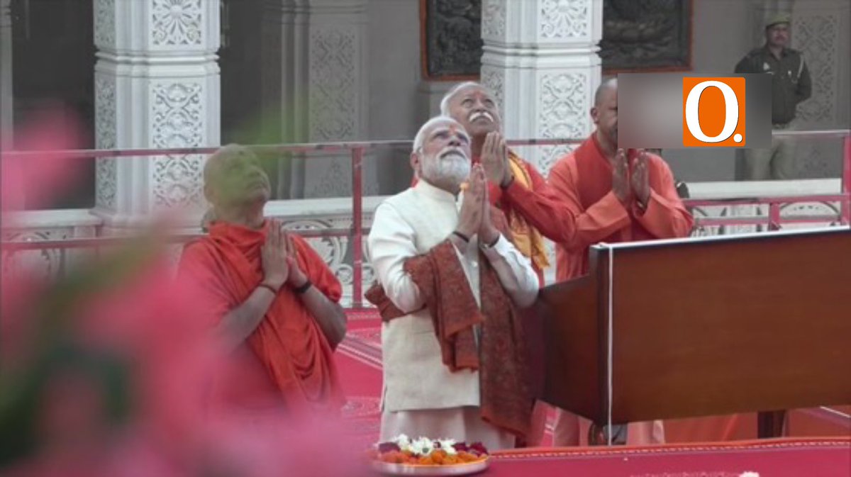 AshwiniSahaya's tweet photo. A historic moment 🥹🧡🙏

#RamMandir #Ayodhya https://t.co/SyMO6pY4Bq