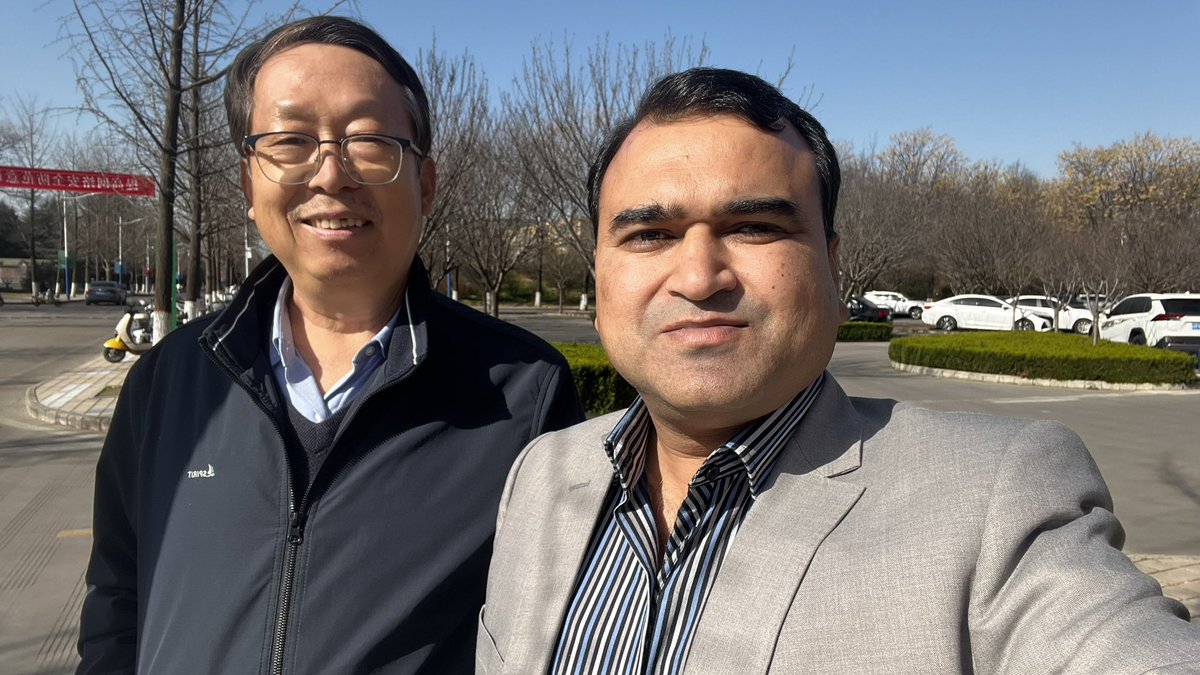 DrAzam1980's tweet photo. Meeting with PhD supervisor and lab research group always inspiring, did discussion about research activities going on in our group. I was part of this vegetable research lab in horticulture college at Northwest A&amp;F University yangling, China during 2008-2011 https://t.co/zECQtlJdaH