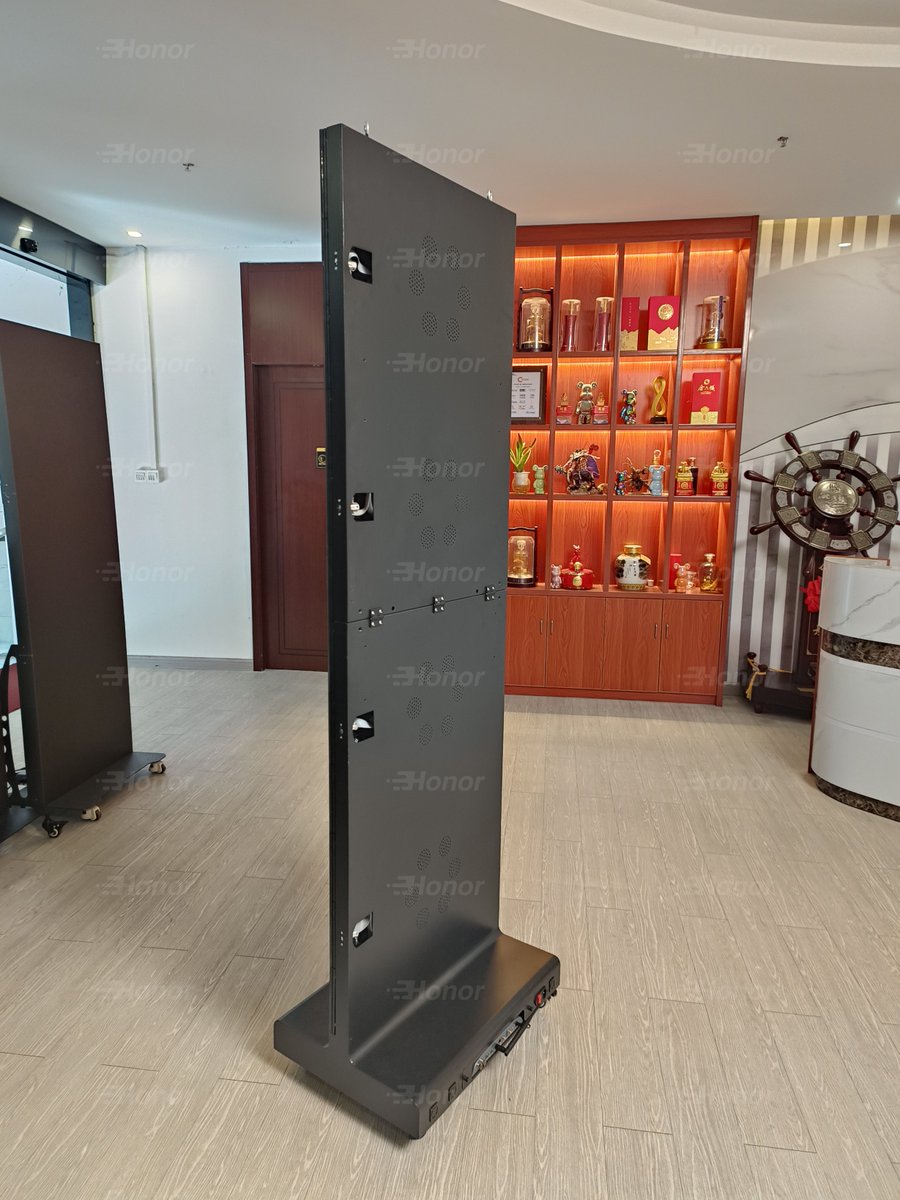 Joycehonorled's tweet image. P2.5 Foldable Led Poster
Refresh rate: 7680hz
✅Seamles Combine
✅Support WIFI, USB, Bluetooth
✅Remote control

Whatsapp +86-13978333989
Wechat: joycewu_2022

#ledposter #posterdisplay #ledposterdisplay #ledposterscreen  #LED올인원솔루션 #LED컨트롤러 #LED프로세서#노바스타