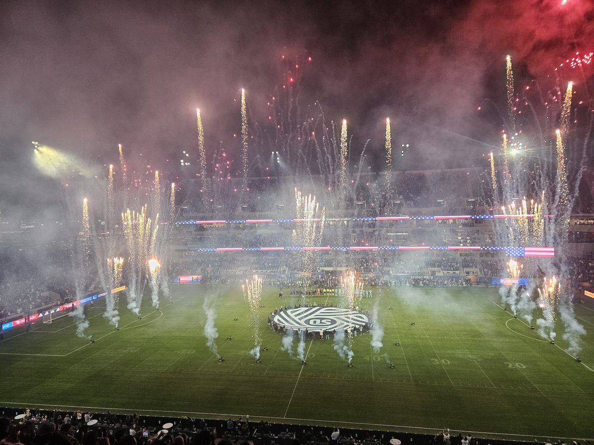 LuisYGuerra's tweet image. Had a great time watching the paletero serve some scoops with 30k friends #SDFC