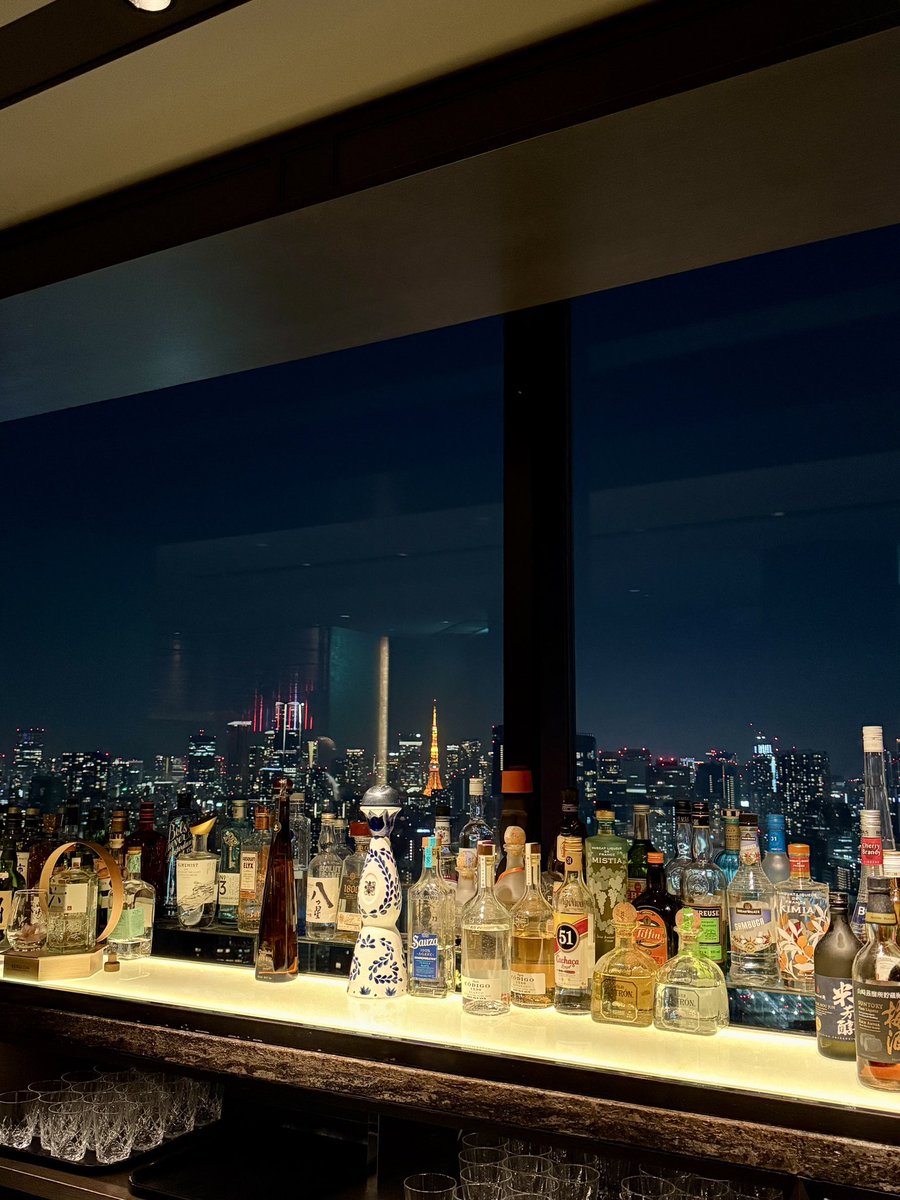 prodrunk_htm's tweet photo. Bar hopping in Shinagawa 🍸
I went to the bar on the 39th floor of the Shinagawa Prince Hotel! I could see the Tokyo Tower night view from there, and it’s such a beautiful spot.
The hospitality was amazing too, highly recommended!
📍BAR TABLE 9 TOKYO https://t.co/dTjGLzfkOa