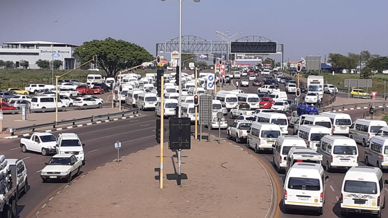 SAfmRadio's tweet photo. Coming up at 08:50 Rob Byrne @TrafficSA will have your latest traffic update on #TheMorningBrief with Thulasizwe Simelane #sabcnews
Eastern Cape - #TaxiStrike No Taxis in #Engcobo - shops are closing, not opening - best to avoid travel there today https://t.co/0a8w4oREfo