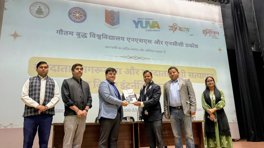 gbunss's tweet image. In alignment with the District Administration, Gautam Buddha Nagar, NSS &amp;amp; NCC volunteers of GBU participated in a special training program for the Special Summary Revision of Electoral Roll – 2026.

#GBUNSS #NCCGBU #YouthForDemocracy #ElectoralAwareness #VoterRevision2026