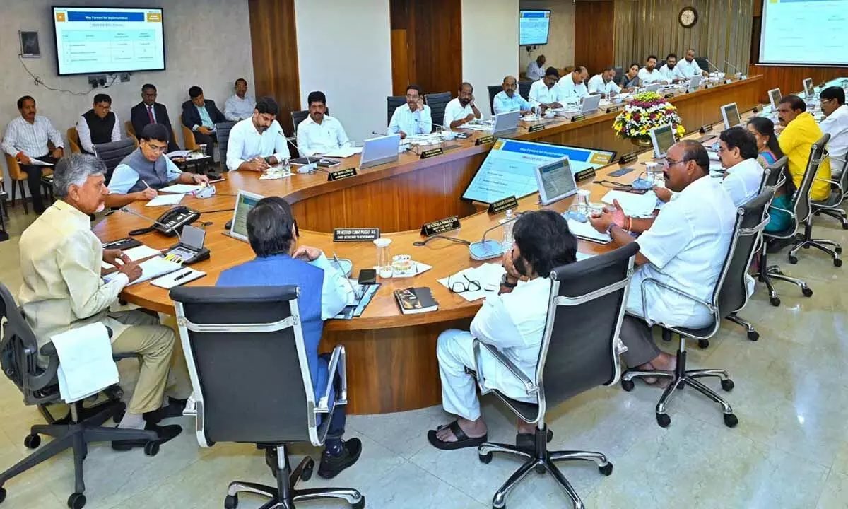 NareshAlluJSP's tweet image. AP Cabinet meeting slightly rescheduled.
Now on 28th at 3 PM, due to Union Minister Nirmala Sitharaman’s visit.

#Amaravati #APCabinet #NirmalaSitharaman #APPolitics