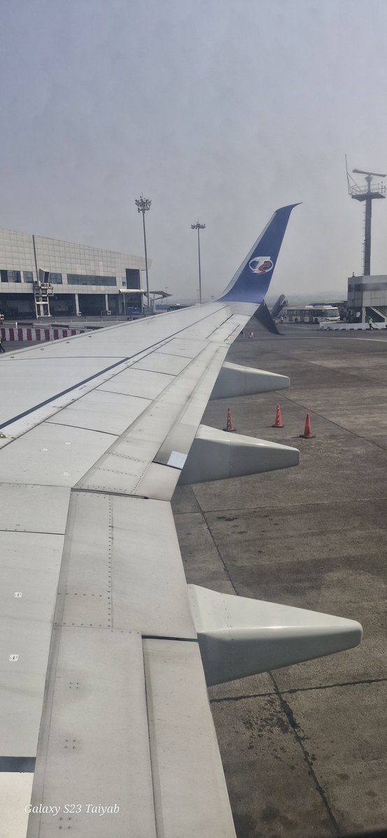 Taiyab_khan007's tweet image. Our flight is about to take off! Getting ready for our journey with #SpiceJet