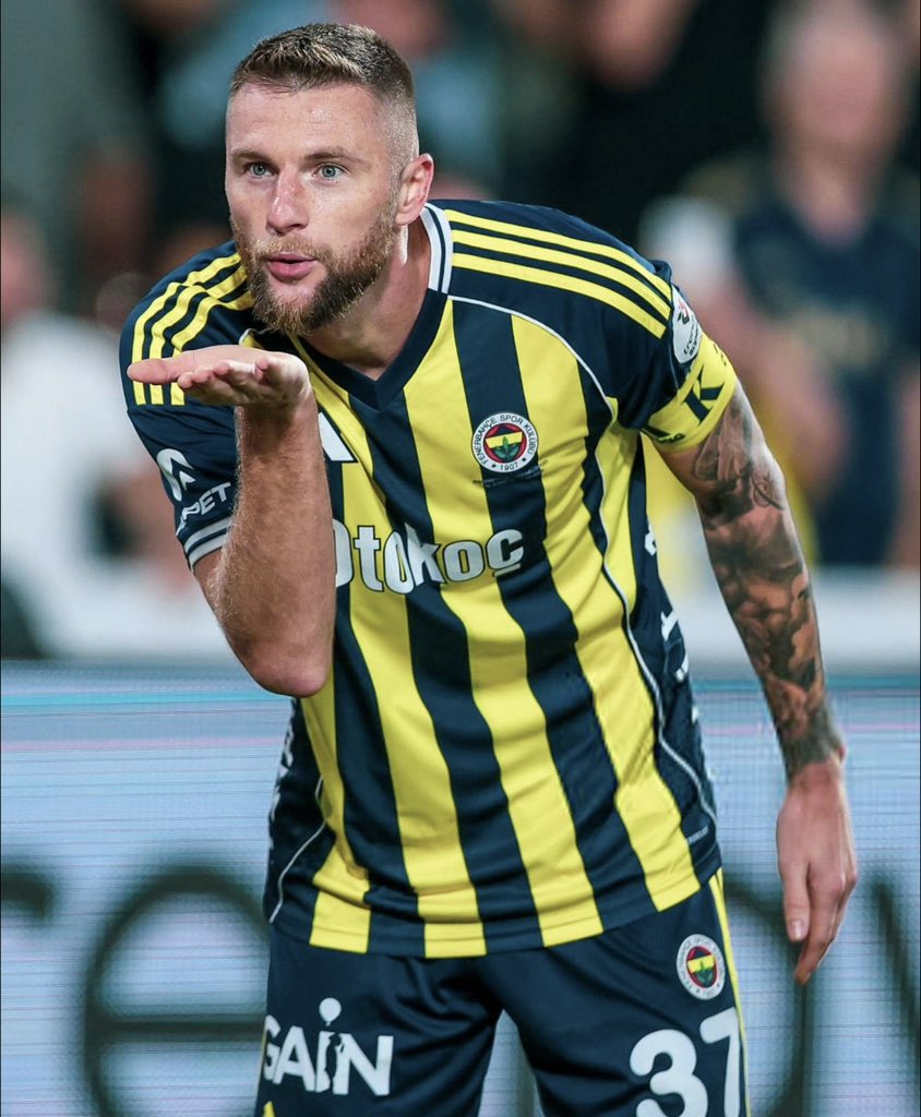 Günaydın büyük FENERBAHÇE ailesi
Hayırlı sabahlar...
Gününüz Sarı Laci Olsun