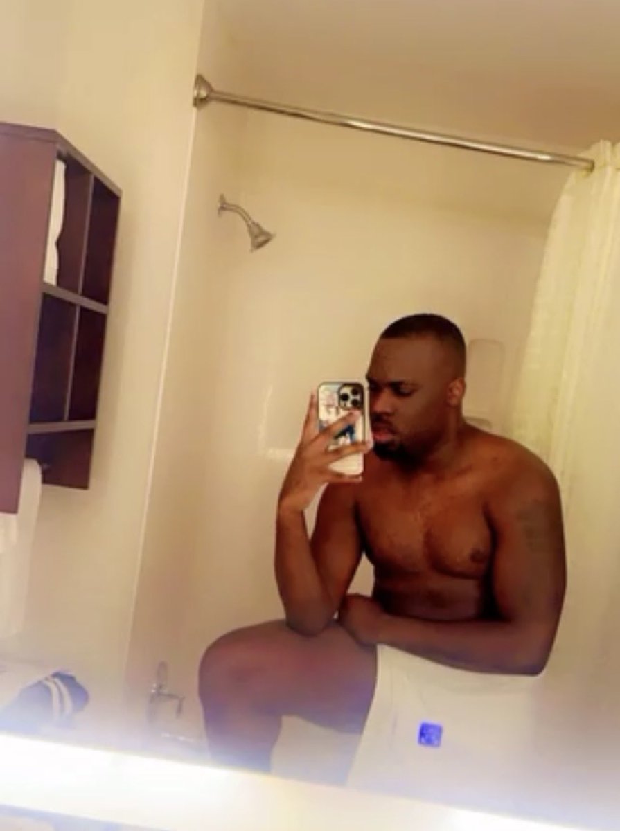 Paris2Official's tweet photo. Body perfect and 🍆 big 😈 #fypシ https://t.co/DT4YLXI16h