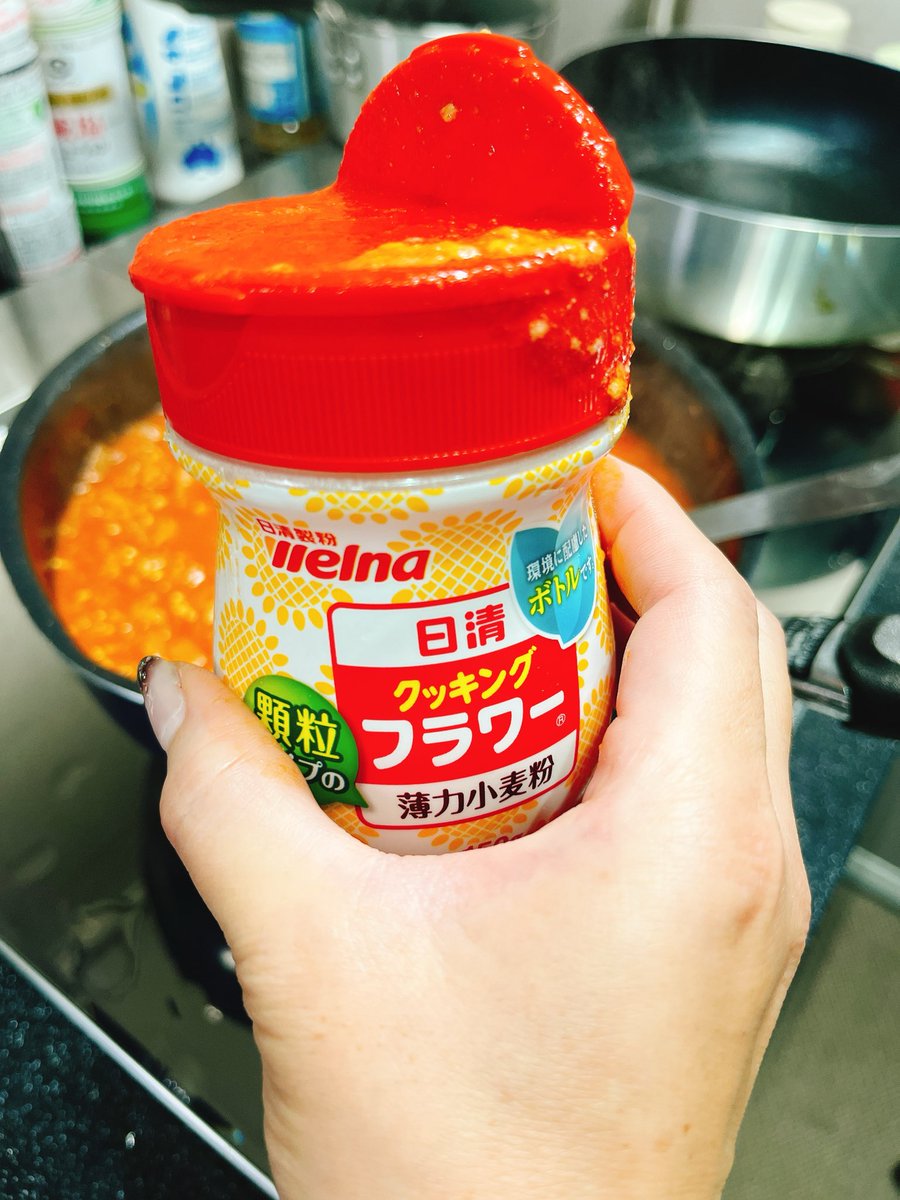 acuralex's tweet photo. ミートソースに落下( ´ー｀) https://t.co/aLvQPX2F6q