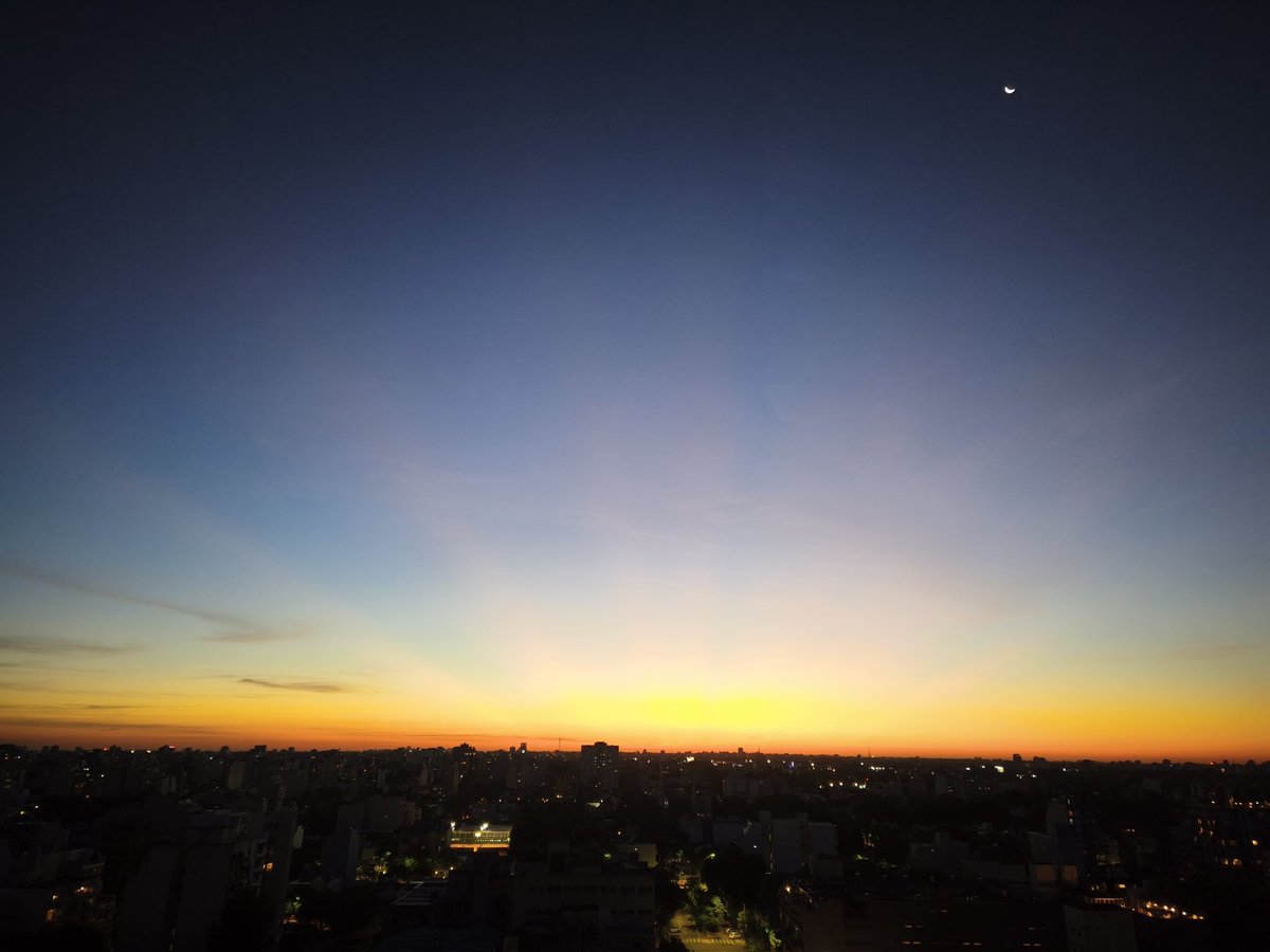 buenas noches, mentes ávidas de conocimiento 🌛