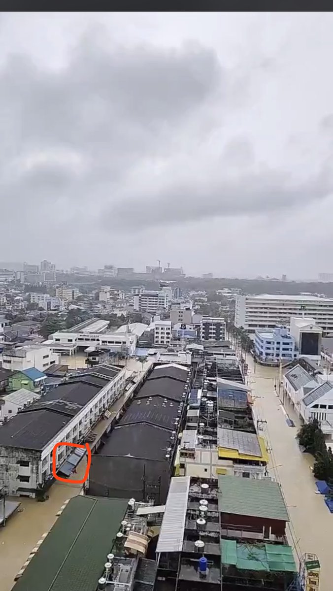 halo_world1097's tweet image. ที่บ้านอยู่ตรงนี้ค่ะ รบกวนช่วยดูให้หน่อยค่ะ ติดต่อไม่ได้เลย ;-; 

เบอร์ลูก 0816082075 

#น้ำท่วมหาดใหญ่