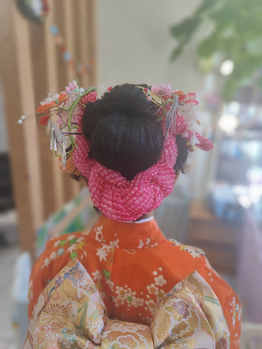 13Andagain's tweet image. アメブロを投稿しました。
『七五三ヘアアレンジ、ヘアセット、着付け』
#アメブロ
#着付け ameblo.jp/andblog/entry-…