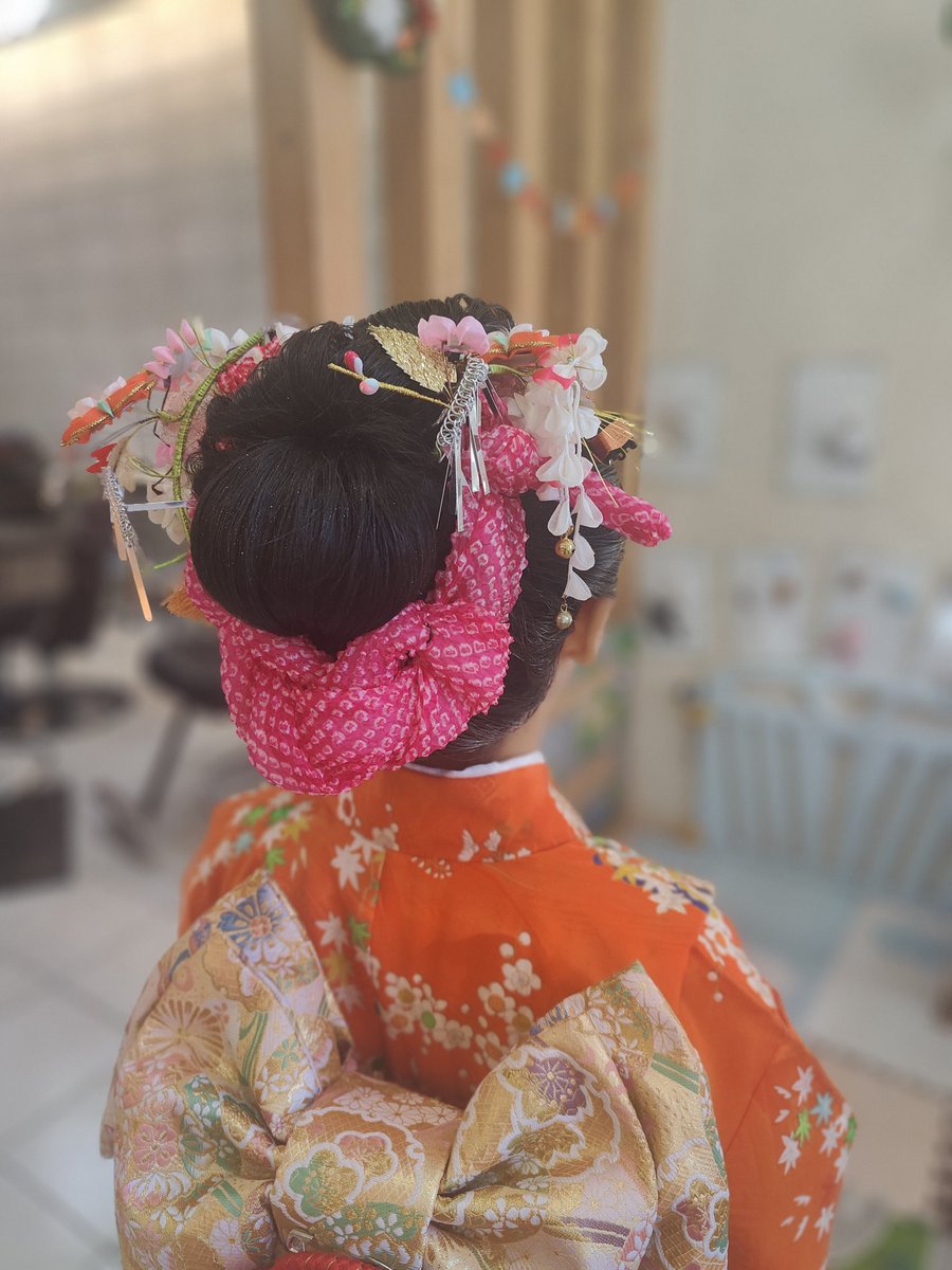 13Andagain's tweet image. アメブロを投稿しました。
『七五三ヘアアレンジ、ヘアセット、着付け』
#アメブロ
#着付け ameblo.jp/andblog/entry-…