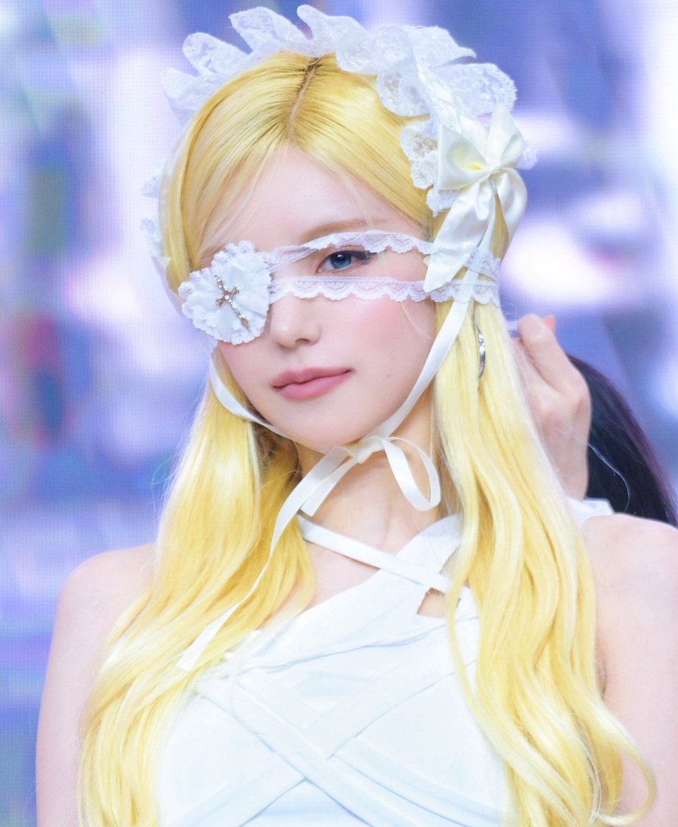 Yejisspouse's tweet image. yeji you&apos;ll always be famous 🫶