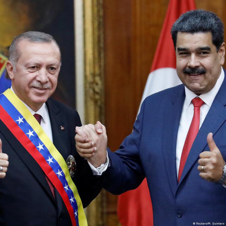 Değerli dostum Trump, kardeşim Maduro’nun tepesine binmek üzere galiba…
Narkoterör örgütü lideri diye kellesine 50 milyon dolar ödül koymuş…
Napçez şimdi?