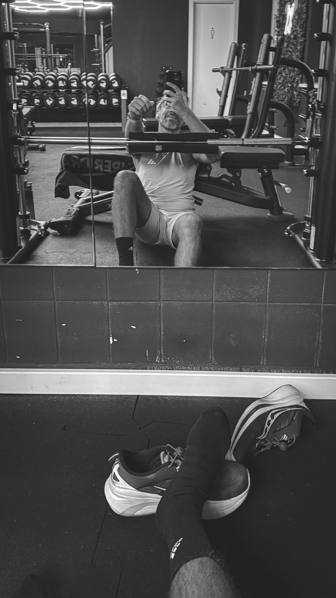 Guten Morgen 🌞
Lieblingsübung steht an.
Knackpopo ich komme. 🍑🔥
Wenn ich später die Treppe runterhumple wisst ihr warum.