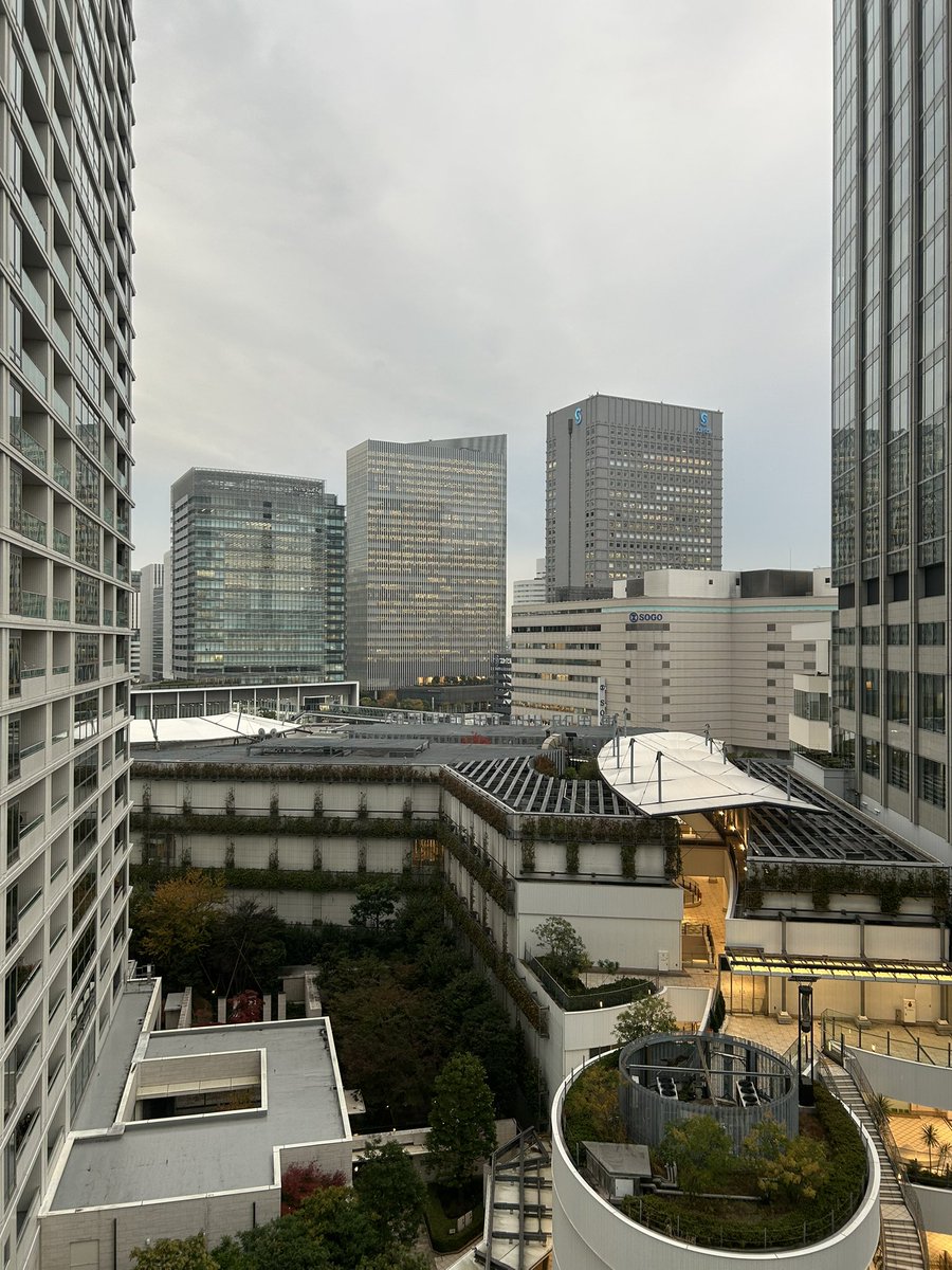 usa_condon_1970's tweet image. とうとう☔️降ってきた👀💦

#横浜ﾍﾞｲｴﾘｱ
#いまここ